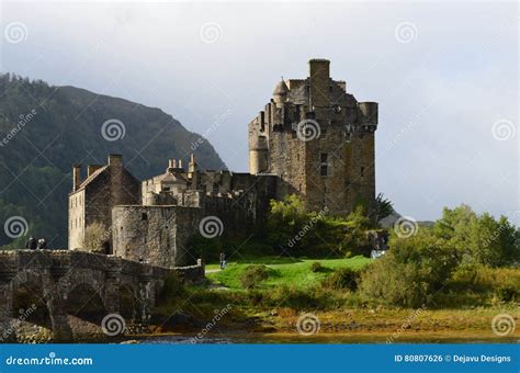 Home of Clan Mackenzie Eilean Donan Castle Stock Photo - Image of ...