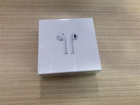 AirPods 2 with Wireless Charging Case unboxing photos : apple