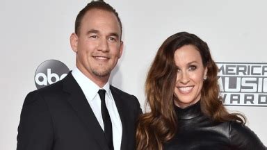 Alanis Morissette’s Husband: All About Her Marriage To Souleye & Exes ...