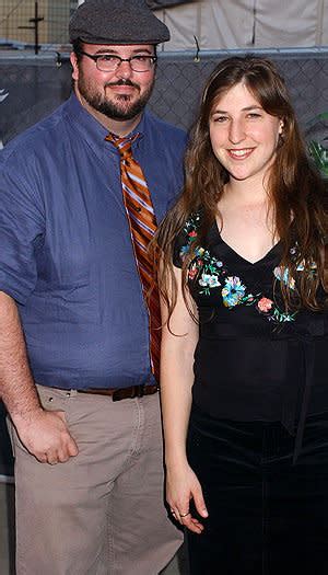 Mayim Bialik’s Divorce Is Final