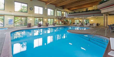 Family Hotels in Holland, MI with Indoor Pool | Holiday Inn Express Holland