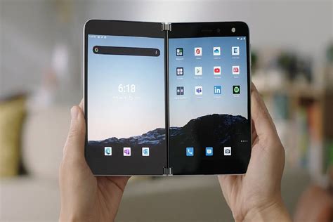 Surface Duo – Design, Camera, Applications, Performance