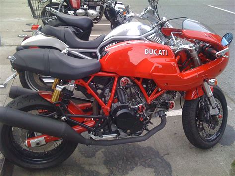 Ducati Sport 1000 - Italian flavored neo sports café racer | DriveMag Riders