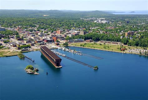 Marquette, in Michigan's Upper Peninsula [4200x2850] : VillagePorn