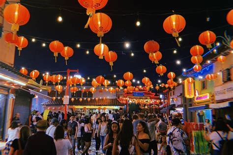 Beloved Mid-Autumn Moon Festival Returns To L.A.'s Chinatown