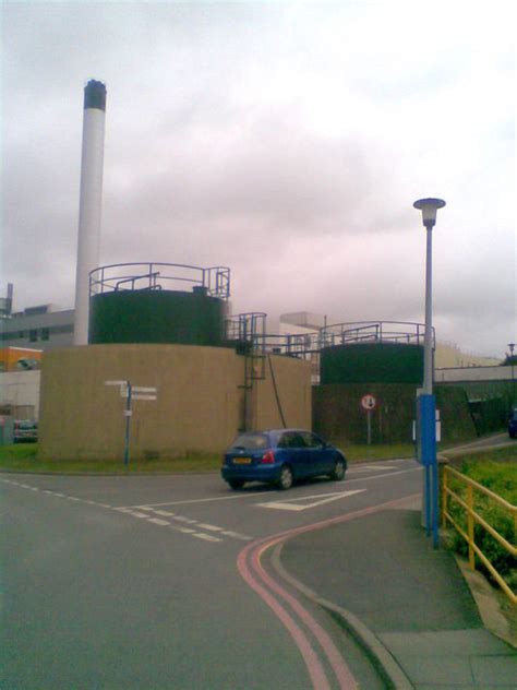 Northampton General Hospital © Burgess Von Thunen cc-by-sa/2.0 :: Geograph Britain and Ireland