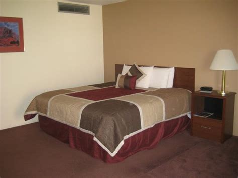 Bumbleberry Inn $90 ($̶1̶1̶8̶) - UPDATED 2017 Prices & Motel Reviews - Springdale, Utah ...