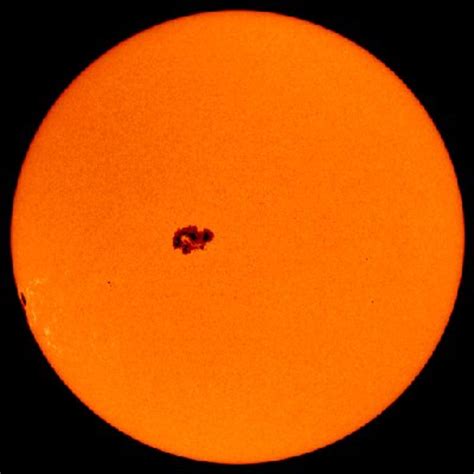 ESA - Massive sunspot faces Earth