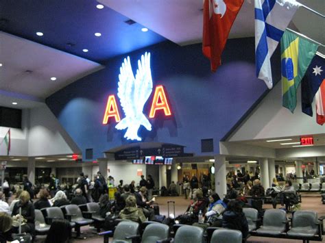 Airline Terminal Mania: Boston's Logan Airport, Terminal B: Saved by neon