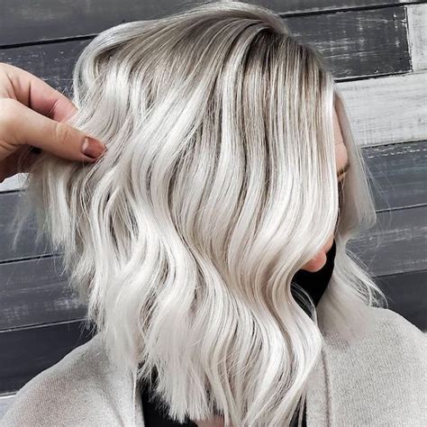 How to Create Platinum Blonde Highlights | Wella Professionals