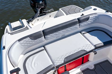 Bayliner Element M15 Deck Boat - Buy A New Bayliner Element M15 Today!