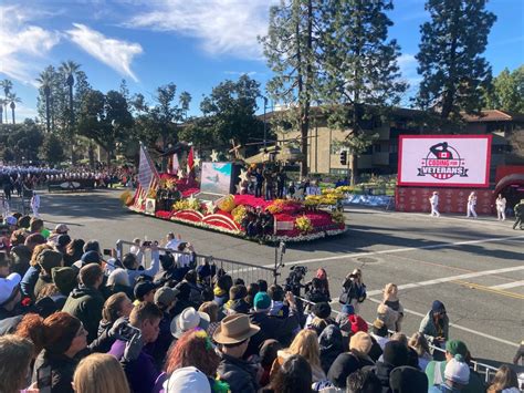 Canadian Coding for Veterans float takes top international prize at Rose Parade | Globalnews.ca