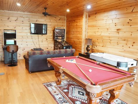 Best Gatlinburg Cabins with Hot Tub - Bloggy Moms Magazine