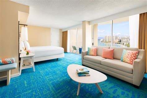 Waikiki Hotel Rooms & Suites- The Twin Fin Hotel