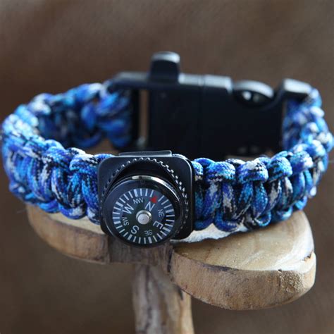 Survival Bracelet With Compass By Hanging by a Fred