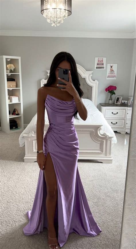 LAVENDER ASYMMETRICAL SATIN GOWN | Idee vestito, Abiti, Abiti luccicanti