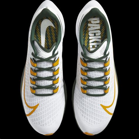 Check out these awesome Green Bay Packers Nike shoes