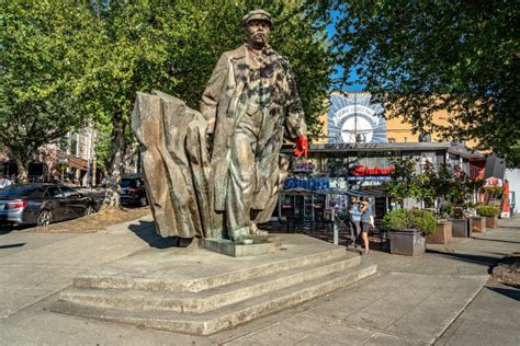 Lenin statue editorial stock photo. Image of communism - 15492683