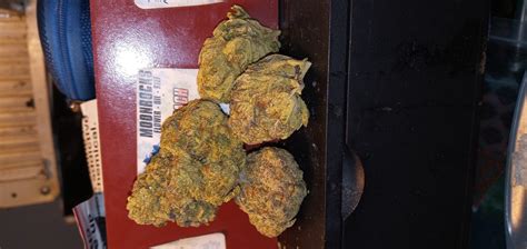 Platinum Garlic Marijuana Strain Information & Reviews | AllBud