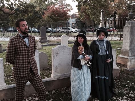 Halloween tours bring life to Congressional Cemetery (Photos) - WTOP News