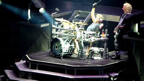 Def Leppard - Rick Allen drum solo (Live in Madrid 2013) - YouTube