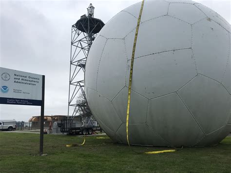 8,000-pound National Weather Service radar in New Braunfels gets a face lift | KXAN Austin