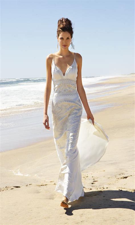 20 Unique Beach Wedding Dresses For A Romantic Beach Wedding - MagMent