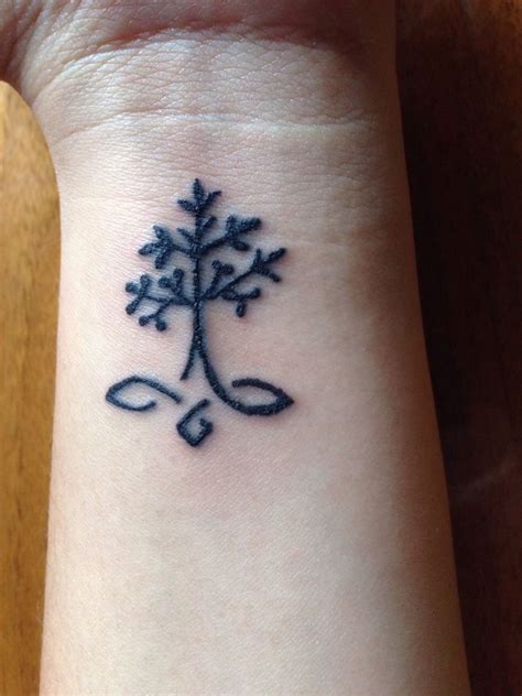 Meaningful Tattoos Ideas - Celtic tree of life tattoo. It means family ...