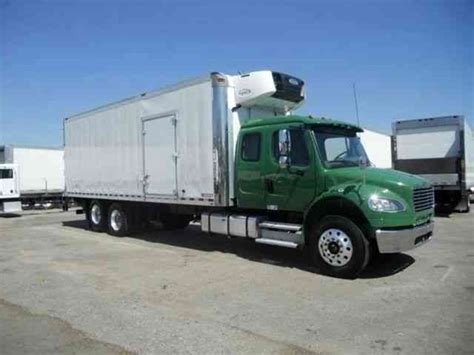 Freighliner 26ft Refrigerated Box Truck Extra Cab Sleeper ONLY 92k miles Allison Auto (2015 ...