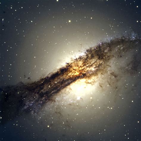 Elliptical Galaxy M87 Hides a Gaseous Spiral at its Core