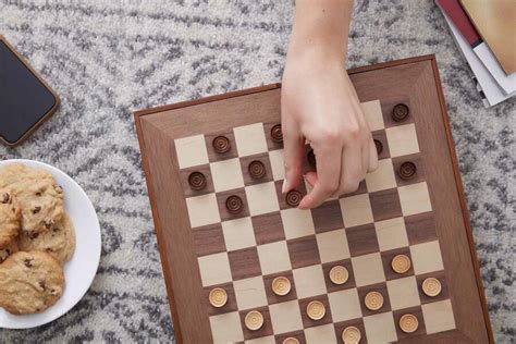 How to Play Checkers: A Complete Guide on this Game