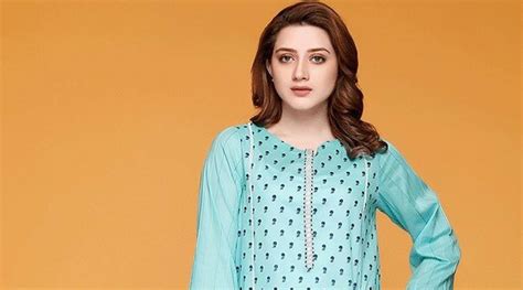 Momina Iqbal Bio, Age, Husband, Family, Drama & Net Worth