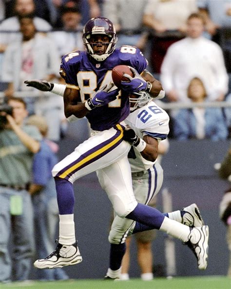 Would the Vikings ever retire Randy Moss' #84? : r/minnesotavikings