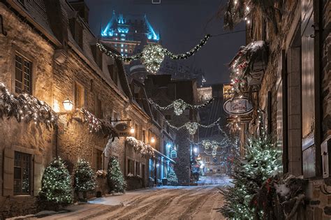 Old quebec during winter : r/CozyPlaces