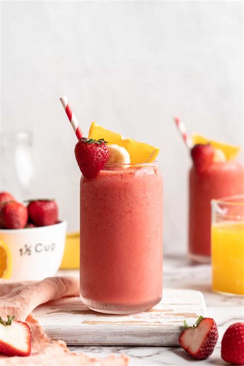 3-Ingredient Strawberry Banana Smoothie - Jessica in the Kitchen