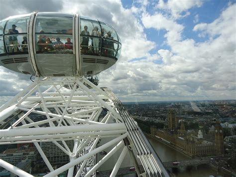 London Eye, the new landmark of London by Zubi Travel