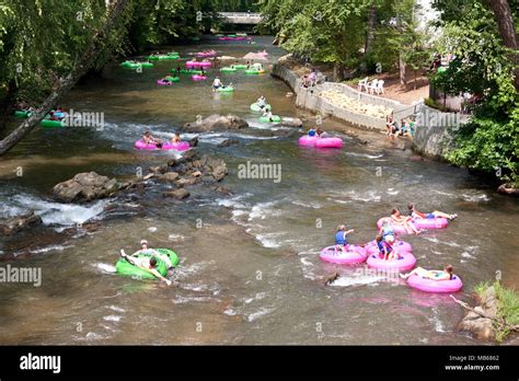 Helen georgia tubing hi-res stock photography and images - Alamy