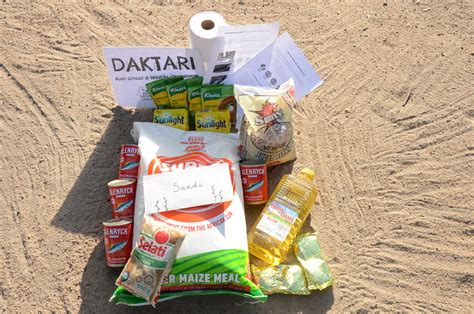 500 food parcels delivered! - DAKTARI Bush School