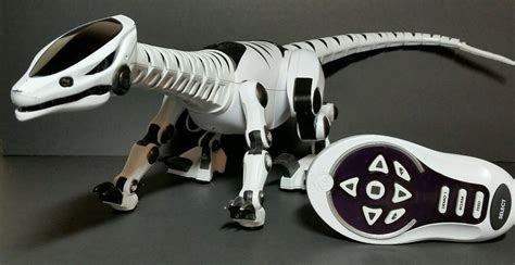 WowWee Roboreptile Robotic Dinosaur Reptile Lizard with Remote | Out of the Boxx Toys