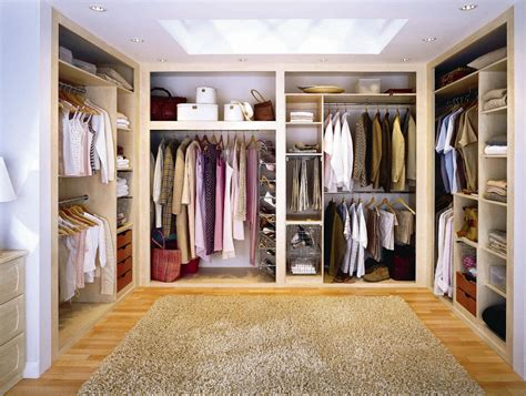 Walk-in closet in all its glory | Interior Design Paradise