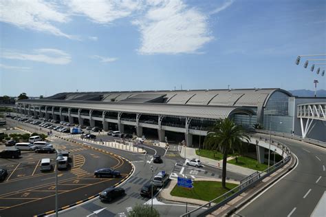 Aeroporto di Cagliari, il traffico batte la stagione - retail&food