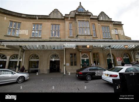 Bath spa train station hi-res stock photography and images - Alamy