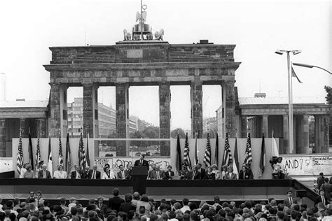 A Look Back at Reagan’s Berlin Wall Speech, 30 Years Later - The New ...