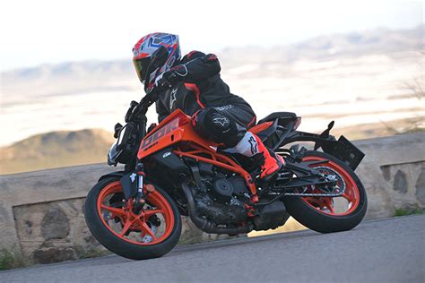 2024 KTM 390 Duke Review | First Ride – Motos For The Win