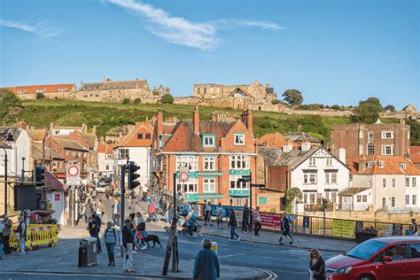 The Ultimate Guide to Whitby Pubs - Yorkshire Stay Inspiration