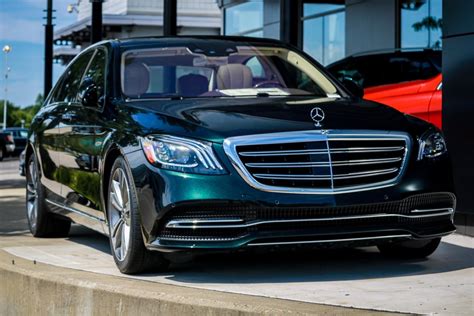 Emerald Green Metallic (OC) : mercedes_benz