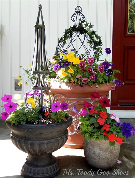 29 Best Front Door Flower Pots (Ideas and Designs) for 2018