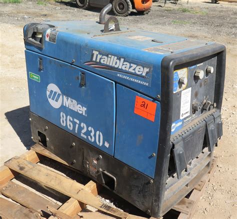 Miller Trailblazer 325 Welder (Starts & Runs See Video) - Oahu Auctions