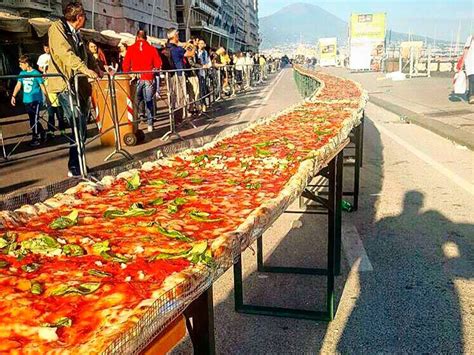 Longest Pizza In The World - Canyon News