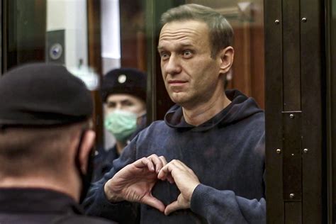 Jailed Russian opposition leader Navalny wins top EU prize | AP News